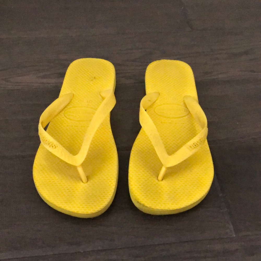 Yellow Havaianas